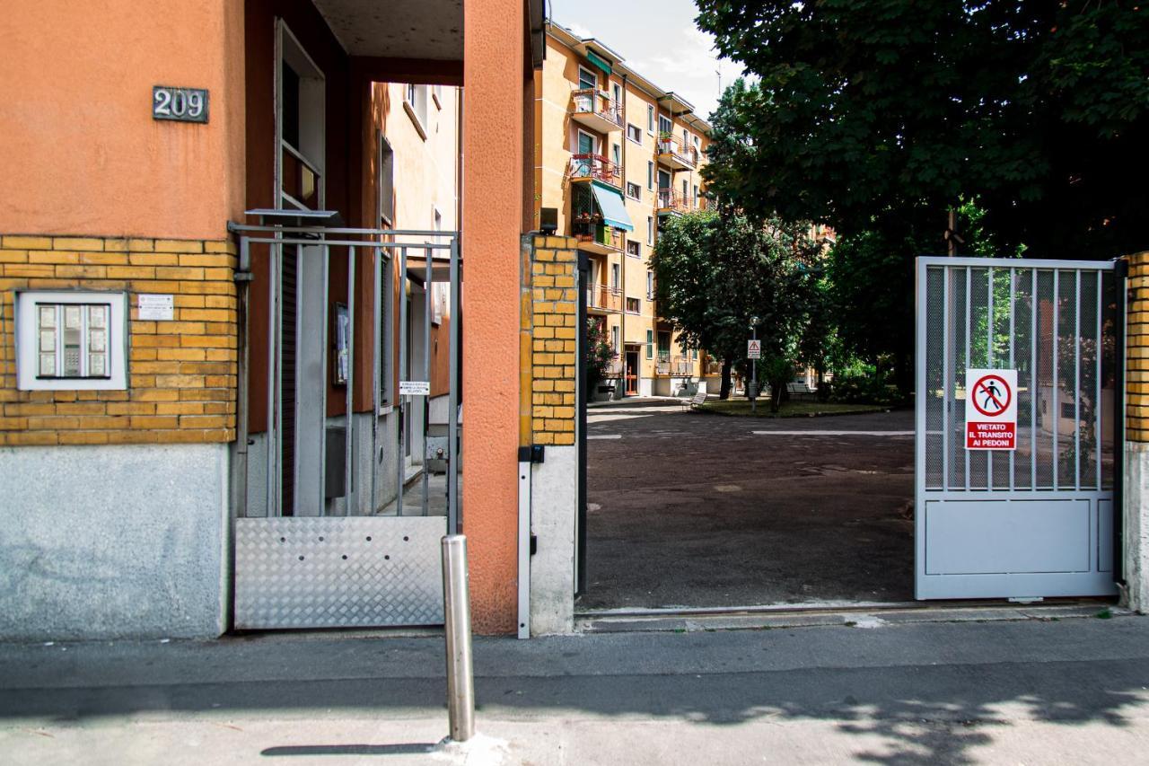 Lorenteggio 209 Milano Eksteriør billede